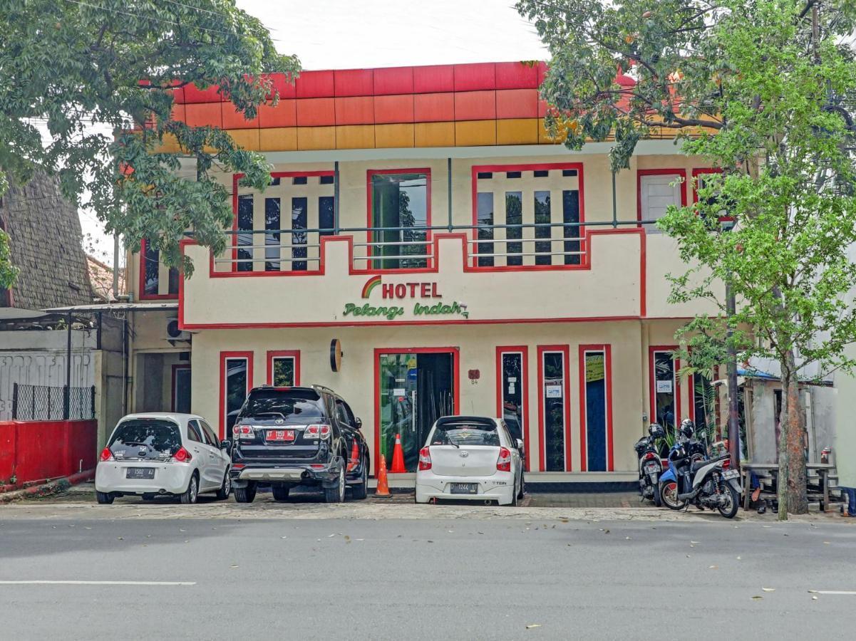 Spot On 90632 Hotel Pelangi Indah Paskal Bandung Exterior photo